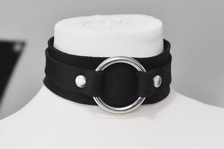 bdsm kožený choker